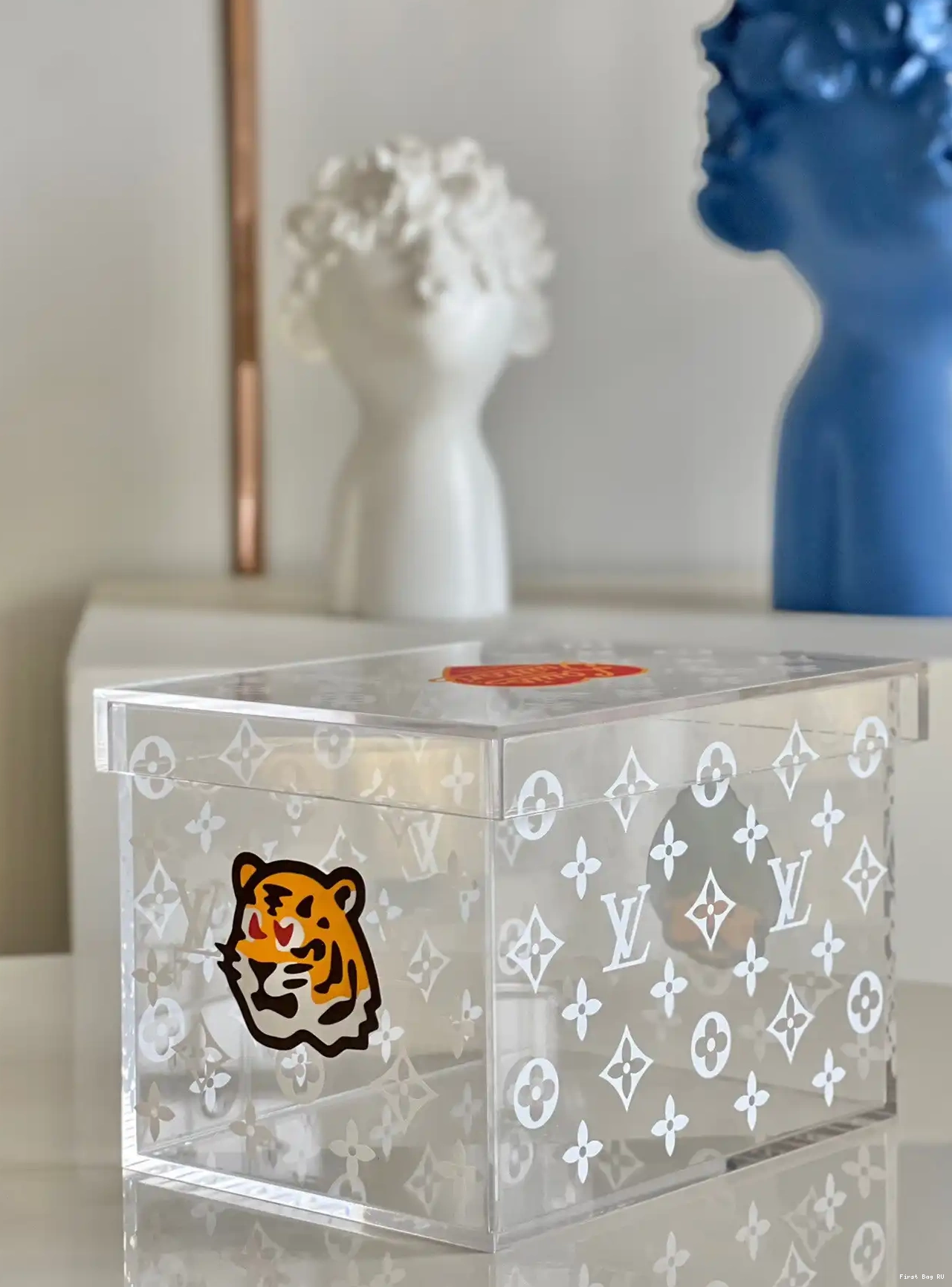 BOX VUITTON TRANSPARENT LOUIS 0528